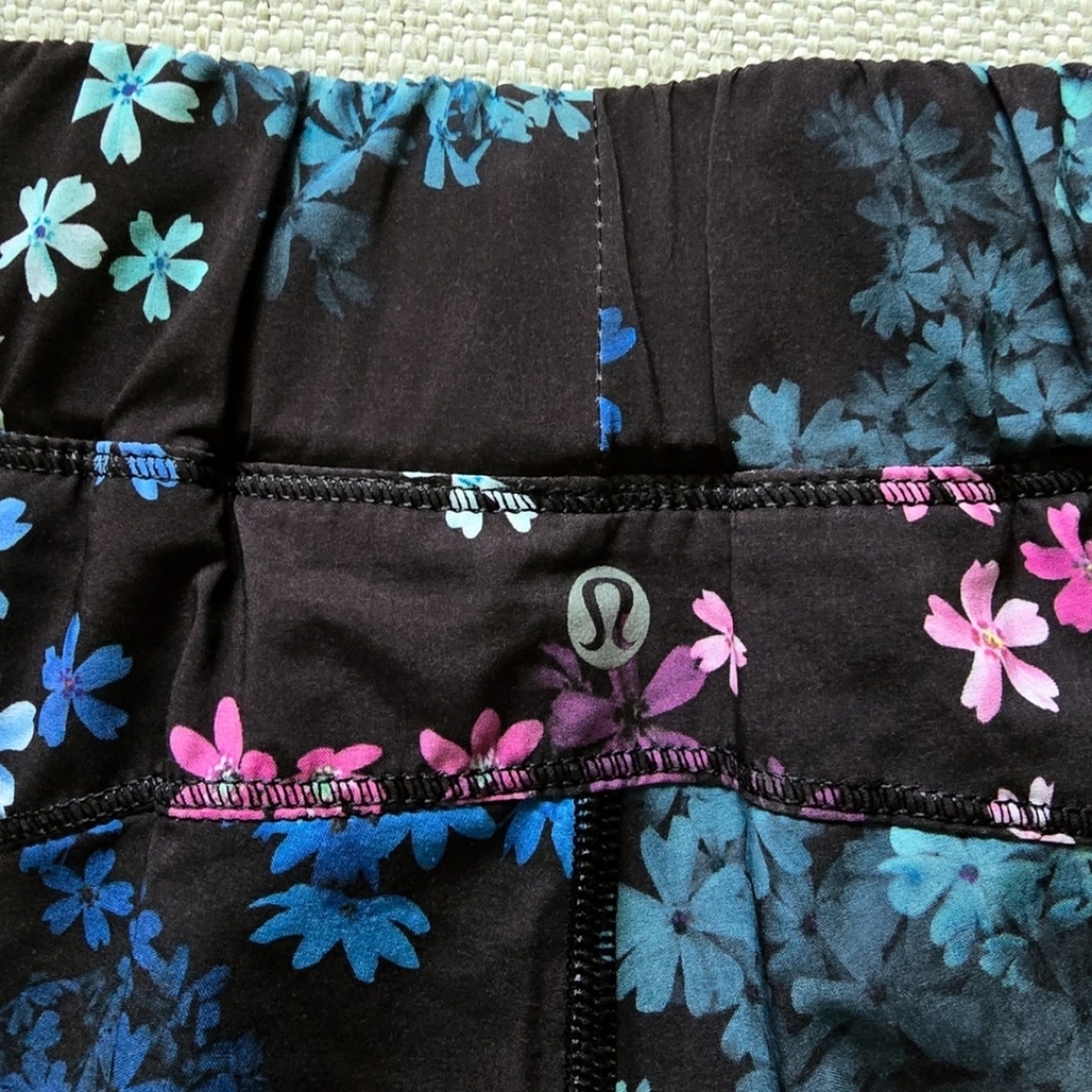 Lululemon In A Flash Short Petal Pop Multi Size 8 Black - Picture 12 of 13